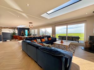 Photo 19- click for photo gallery